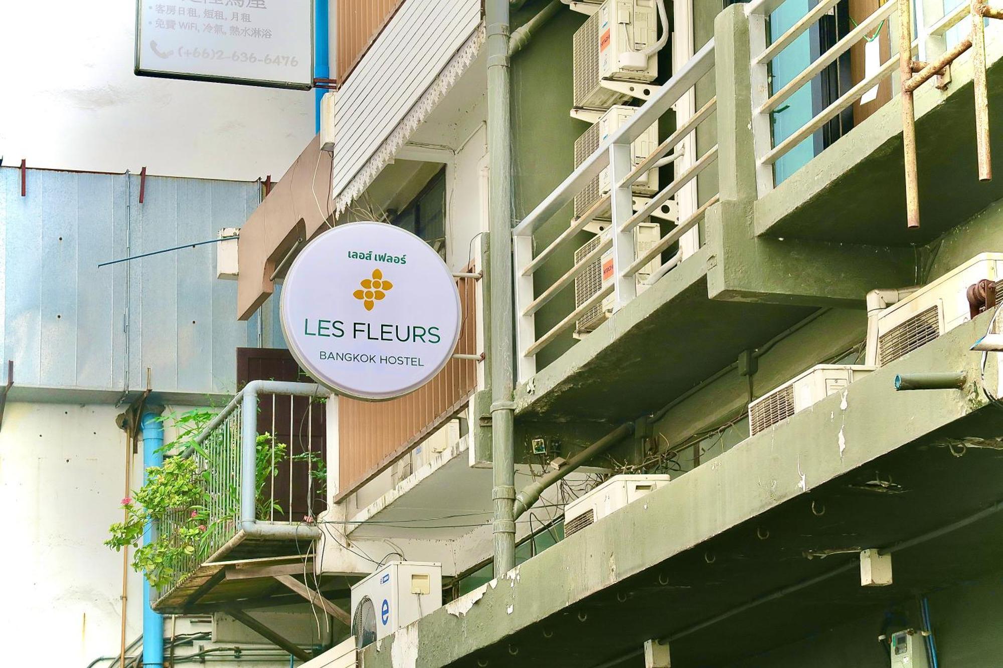 Les Fleurs Bangkok Hostel Exteriör bild