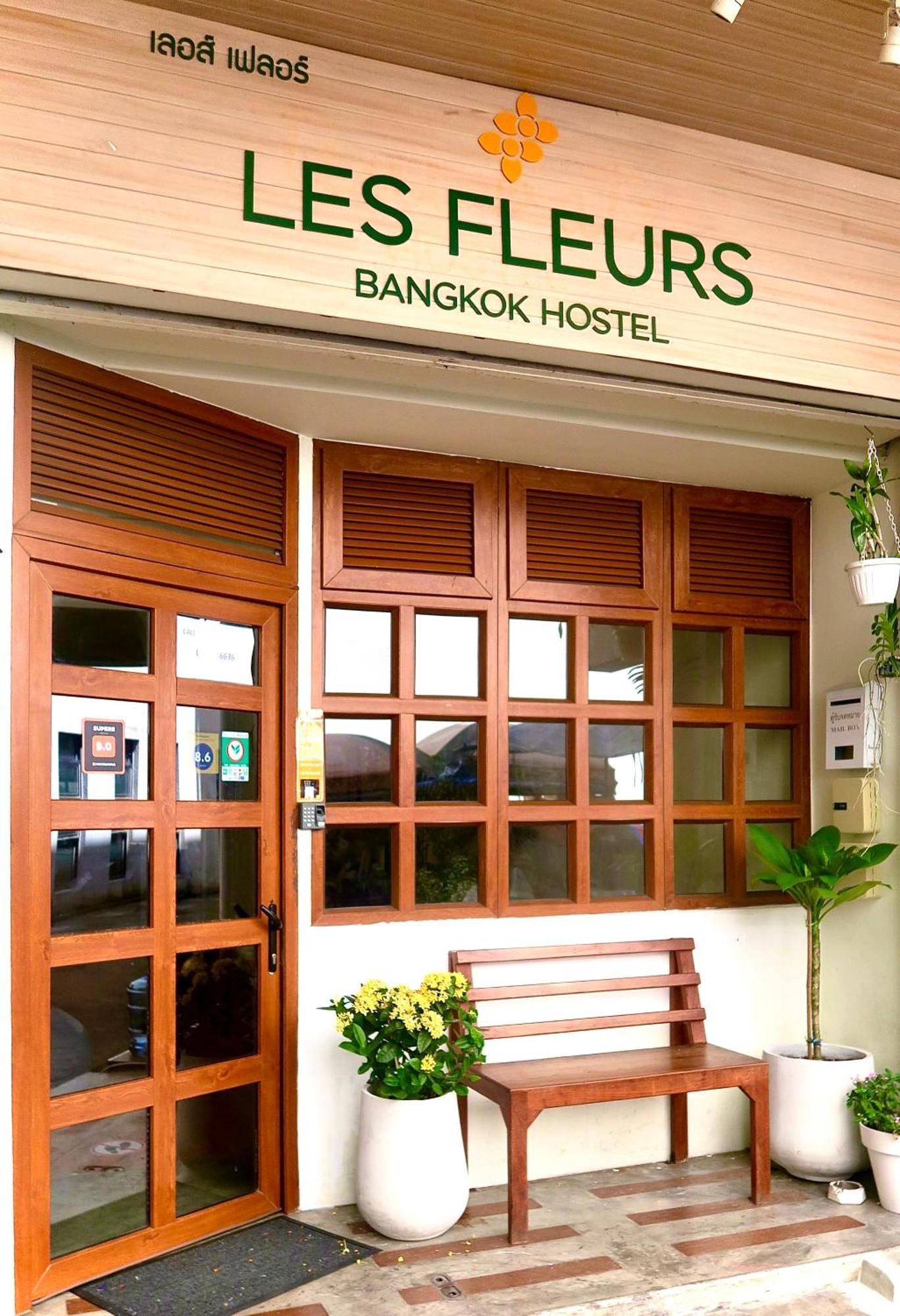 Les Fleurs Bangkok Hostel Exteriör bild