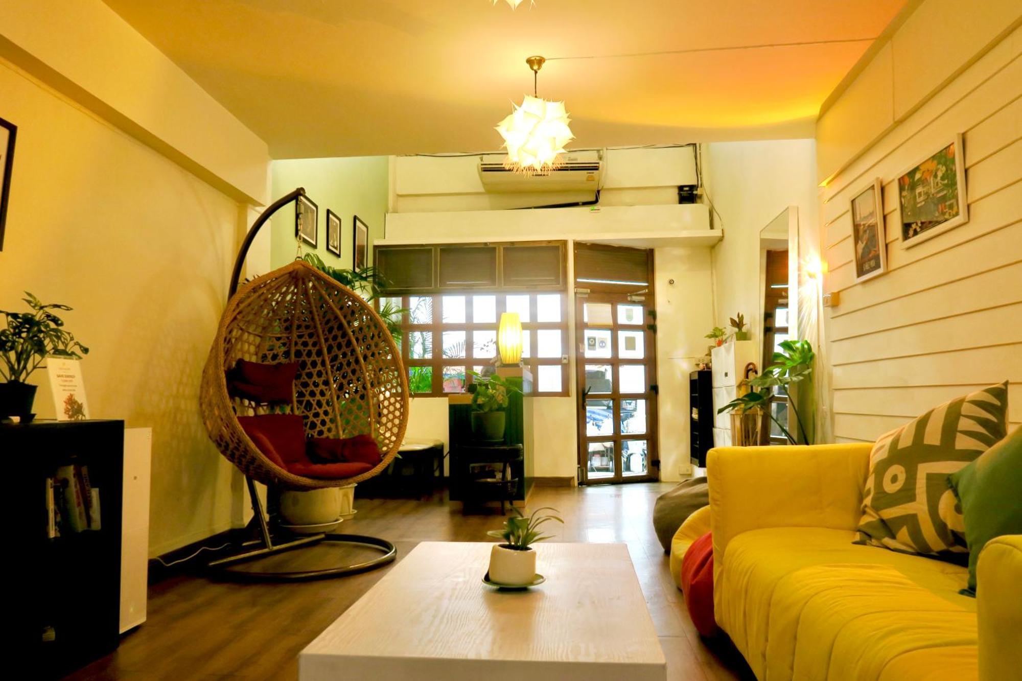 Les Fleurs Bangkok Hostel Exteriör bild