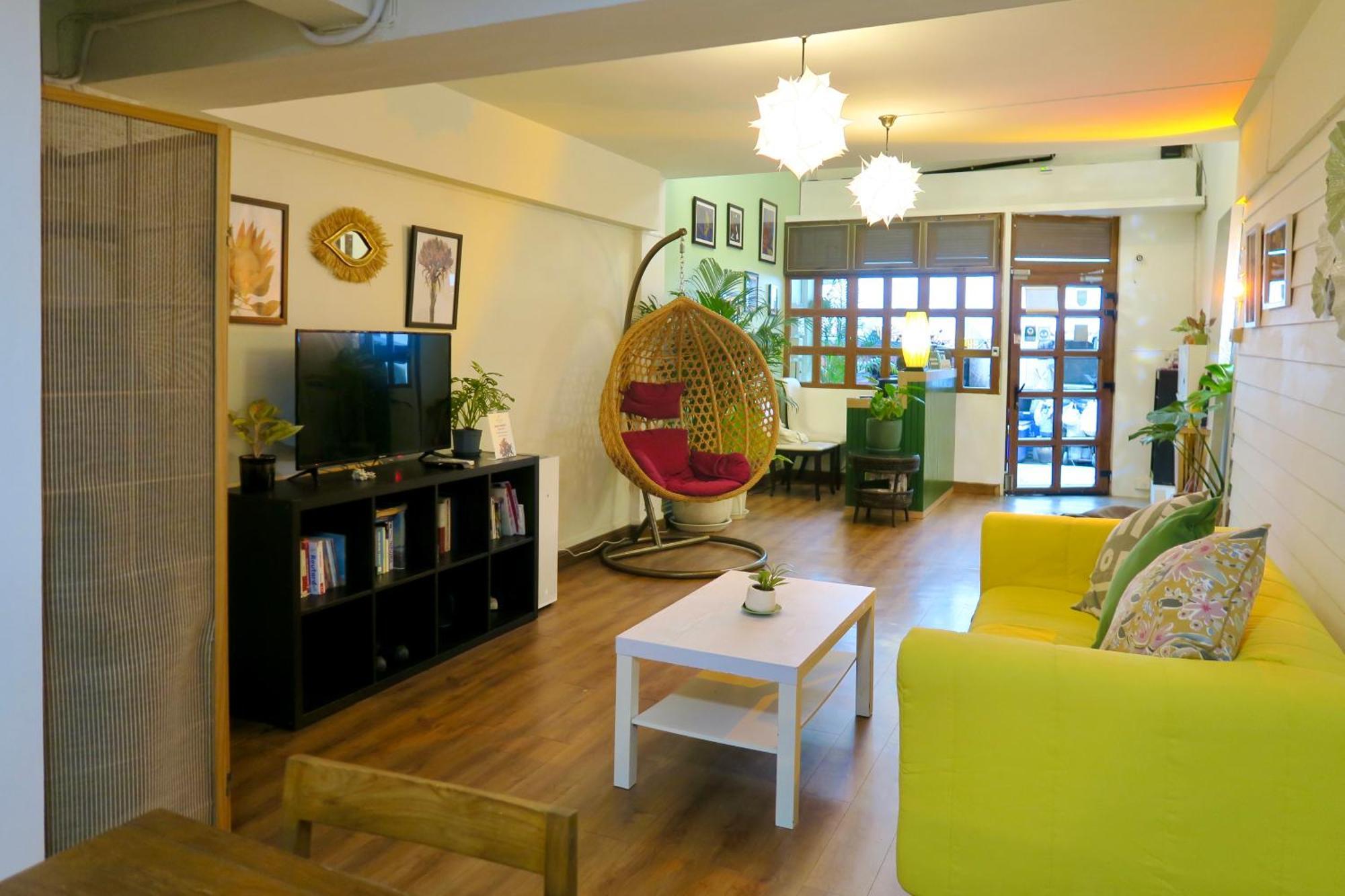 Les Fleurs Bangkok Hostel Exteriör bild